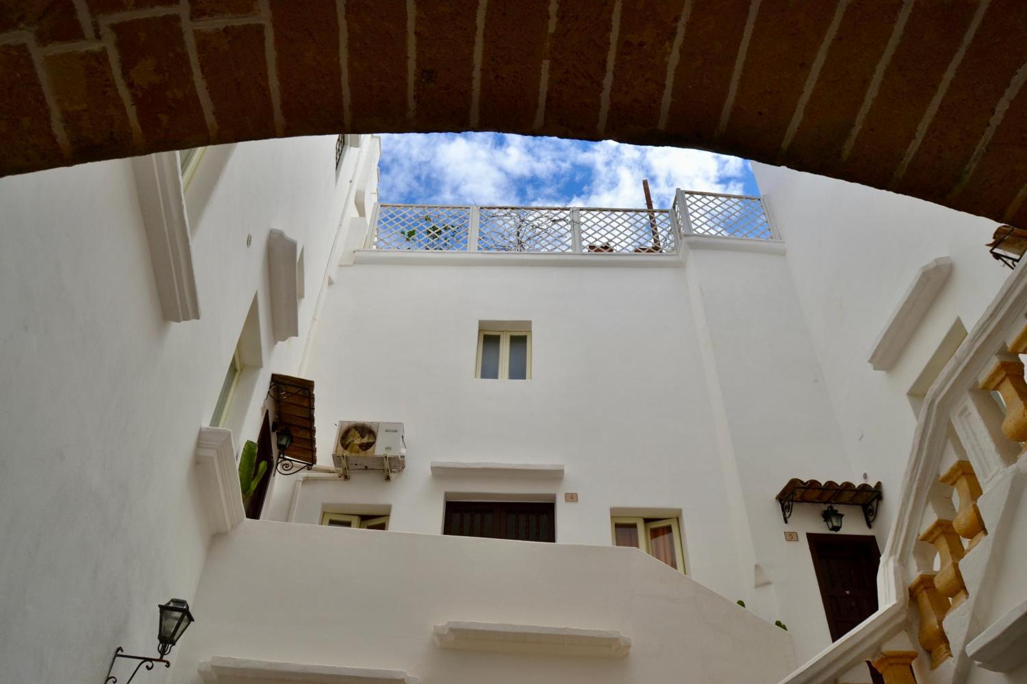 Kallistos Suites & Apartments Gallipoli Ngoại thất bức ảnh